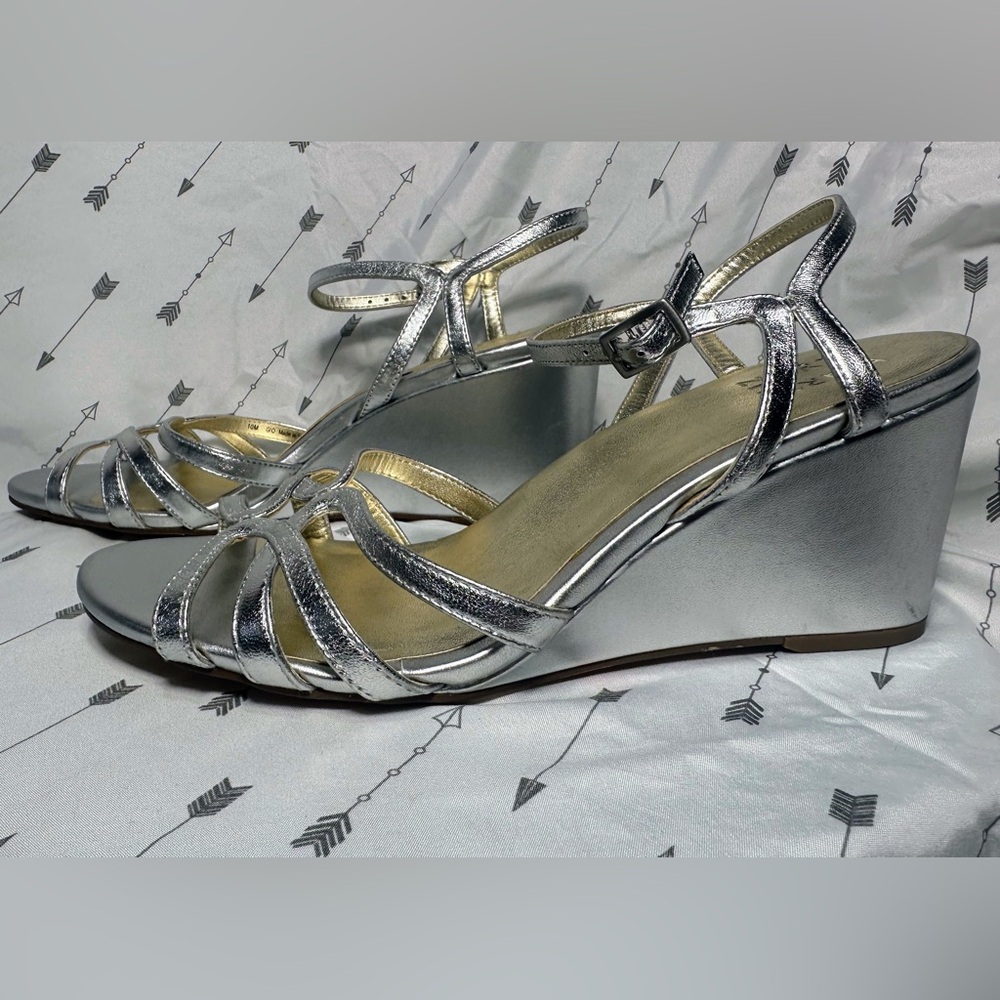 Naturalizer Gio Silver Strappy Wedge Leather Sandals Sz 10